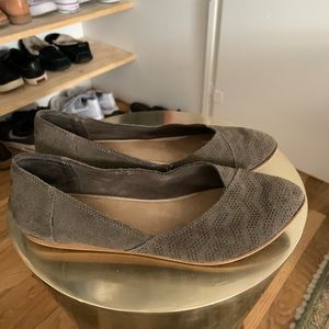 Toms suede perforated flats